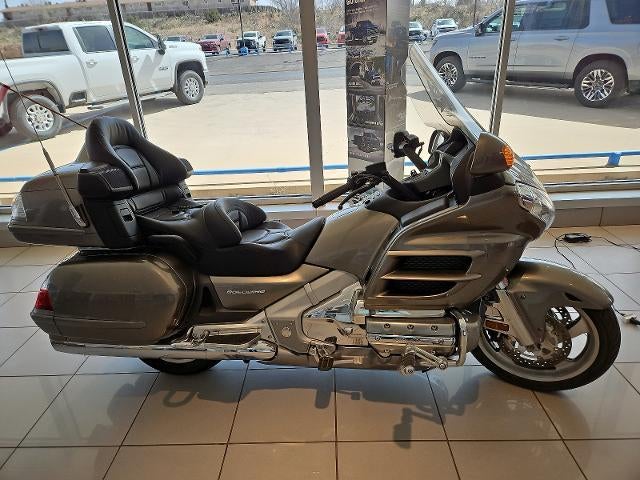 2008 Honda Gold Wing Base in Pewter — front three-quarter view